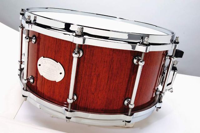 The bubinga's die-cast hoops and classic tube lugs add to the ‘pro’ look